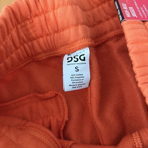 Woman’s DSG cargo joggers - Picture 3 of 7